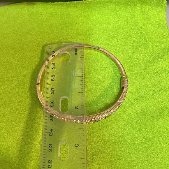 ‼️Final Price‼️ 💎 Napler Gold Tone Hinged Braceletlet 💎👑 - Picture 8 of 8